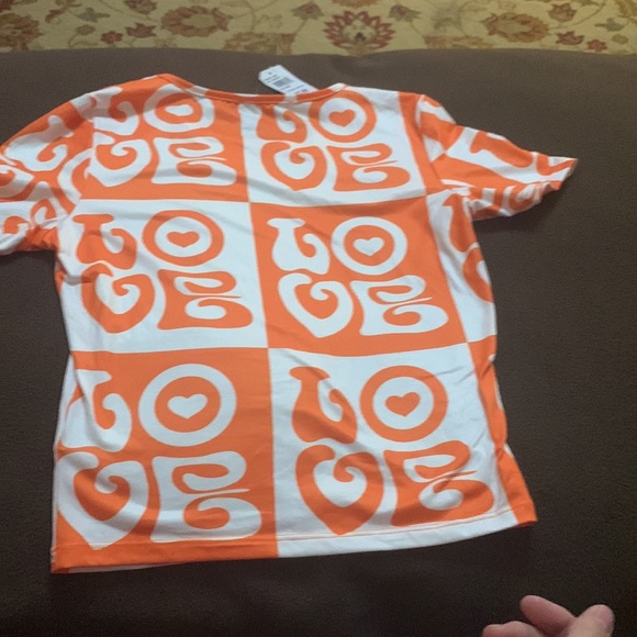 NWT orange and white shirt sleeve top says love size small - Picture 3 of 6